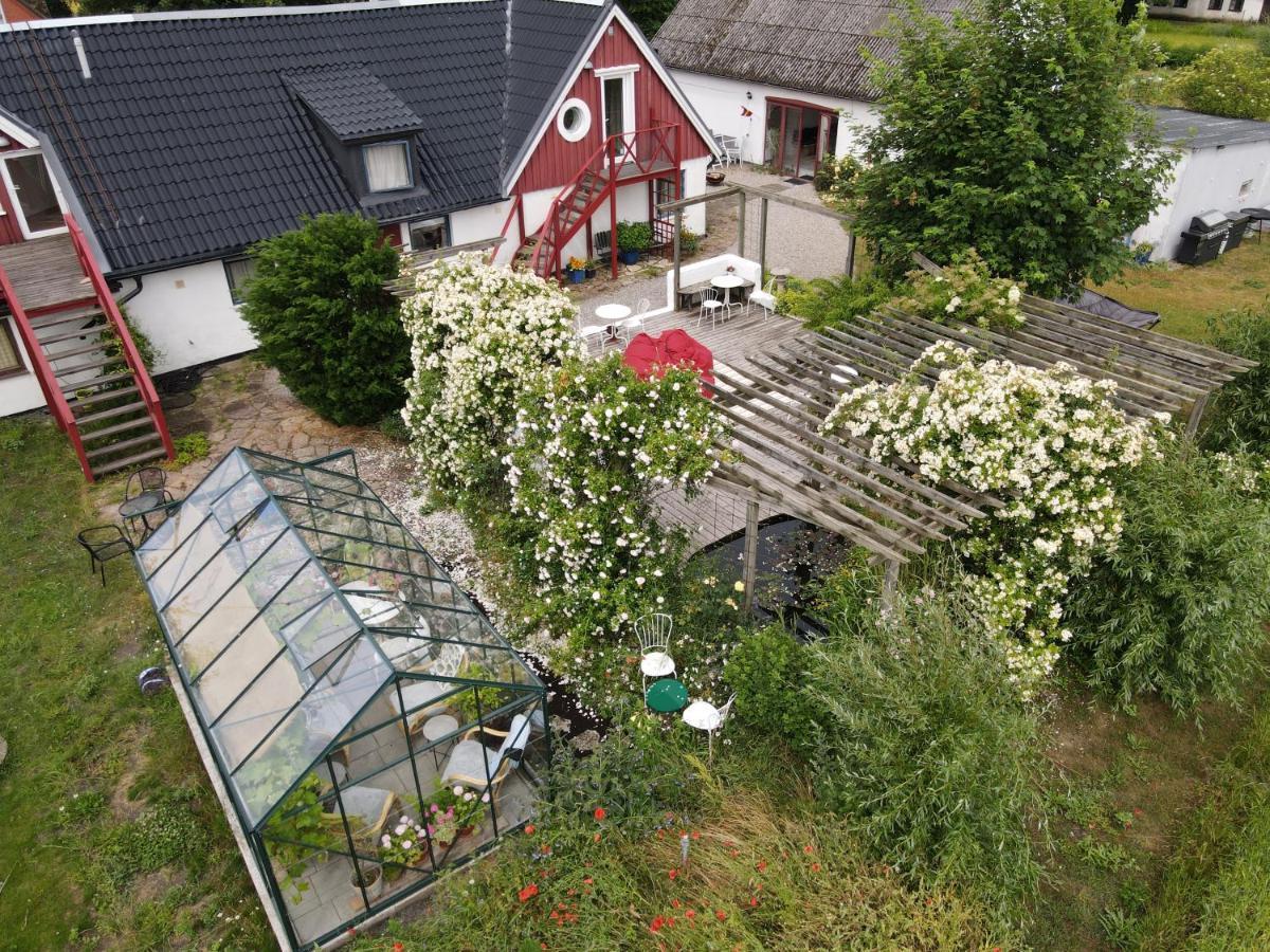 Litet dubbelrum med badrum